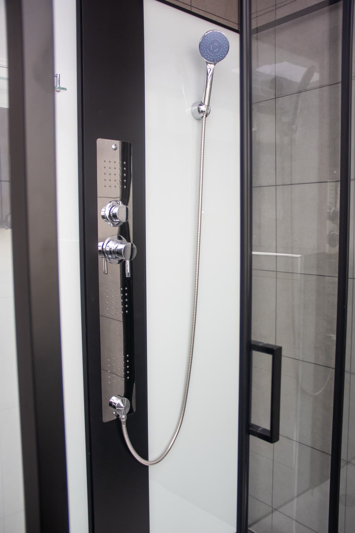 Salles de bain — Résidence Feuille, hôtel à Pointe-Noire