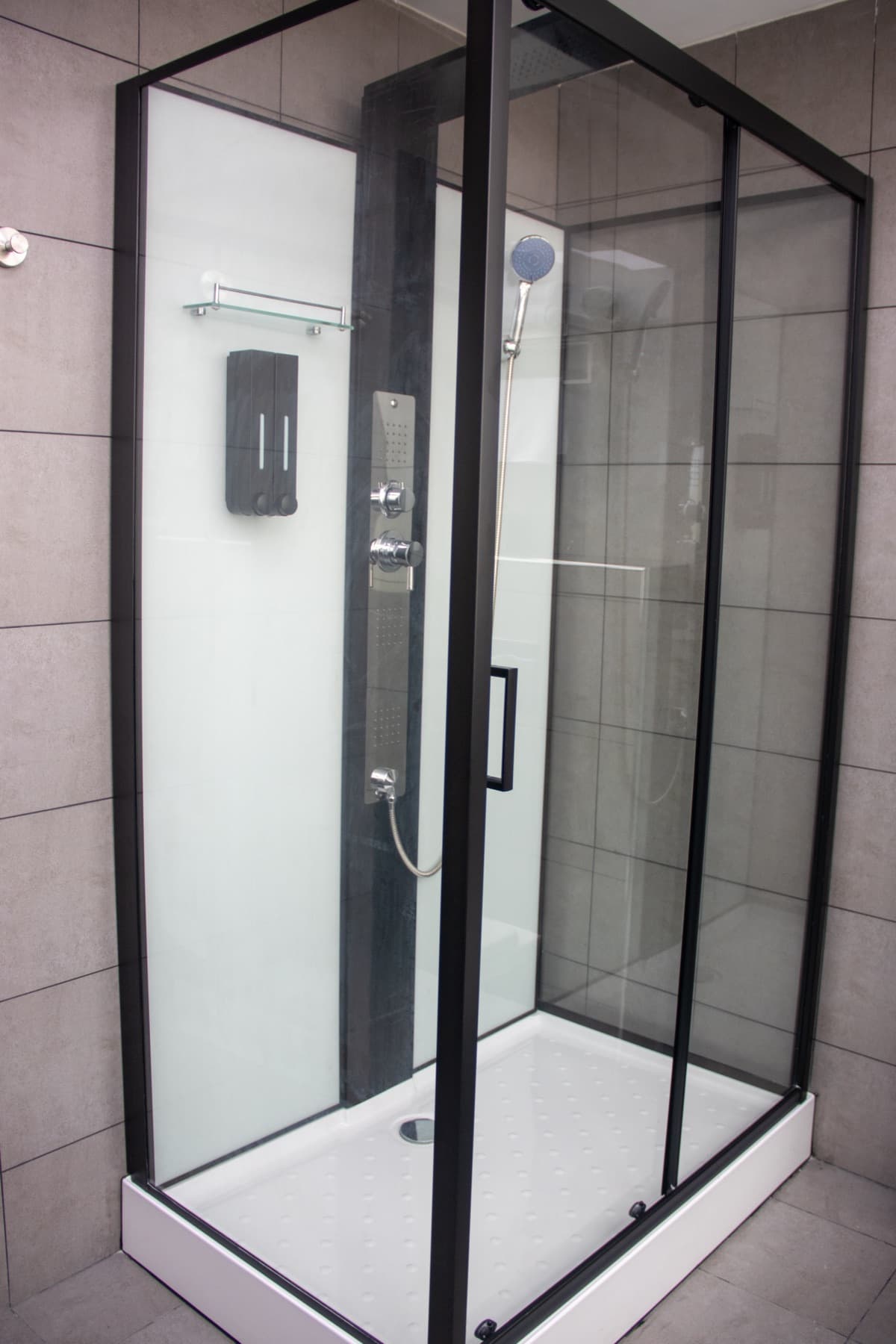 Salles de bain — Résidence Feuille, hôtel à Pointe-Noire