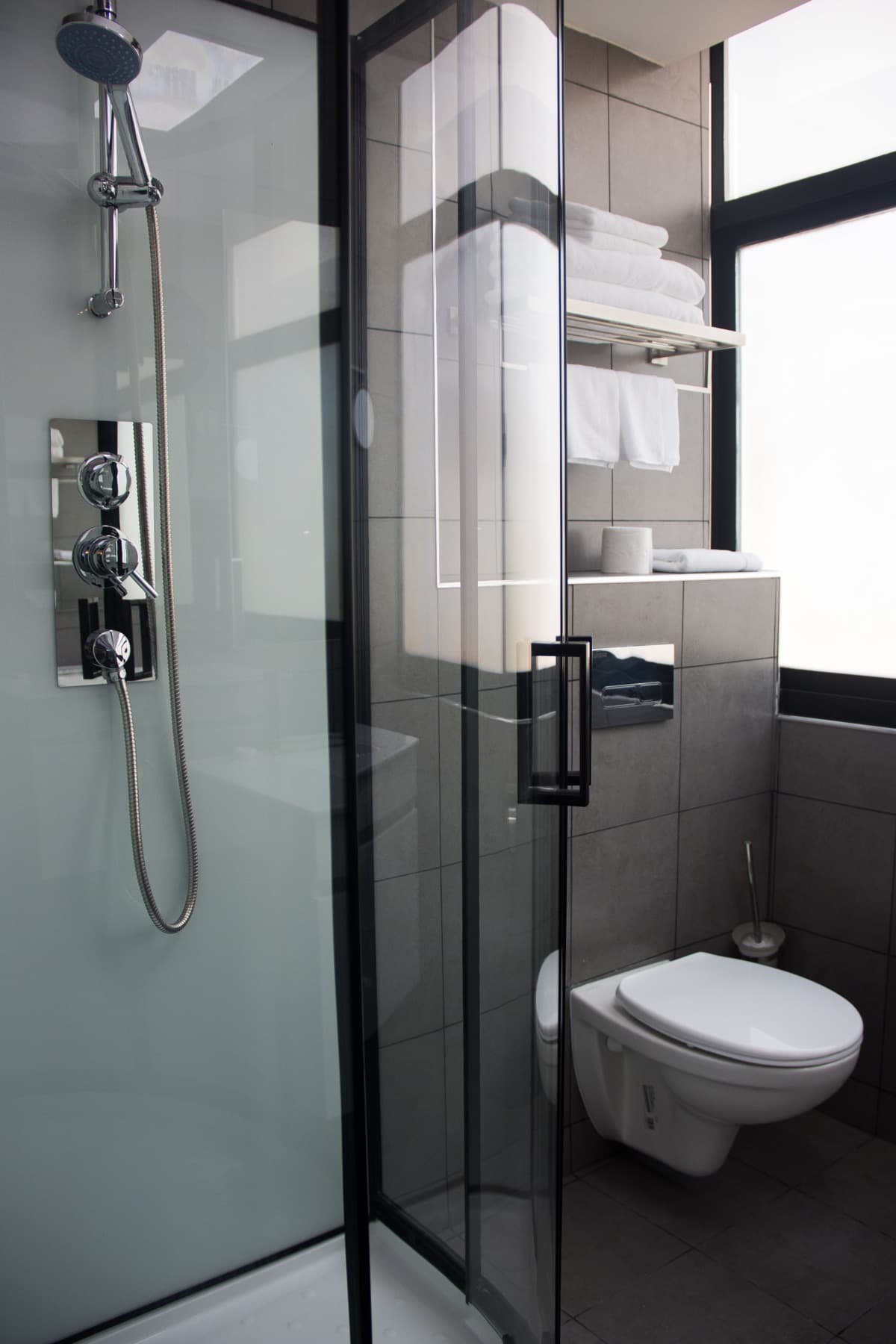 Salles de bain — Résidence Feuille, hôtel à Pointe-Noire